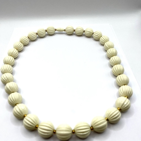 Large Plastic cream Round Textured Beads Necklace with gold tone beads 24” - Picture 1 of 7